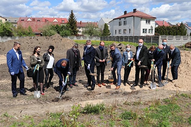 Teraz jest ściernisko, ale wkrótce będzie boisko