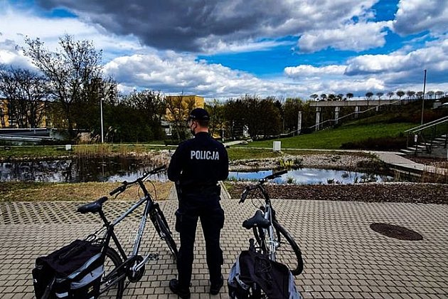 Poluzowanie obostrzeń nie oznacza końca kwarantanny. Niektórzy wciąż łamią jej zasady