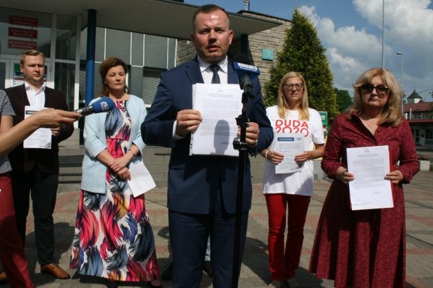 Działacze PiS chcą prezydenckiej Karty Rodziny w Białymstoku