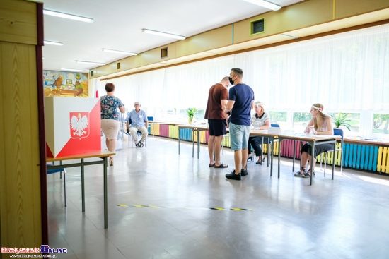 Oficjalne cząstkowe wyniki wyborów w Podlaskiem. Problemy w powiecie grajewskim