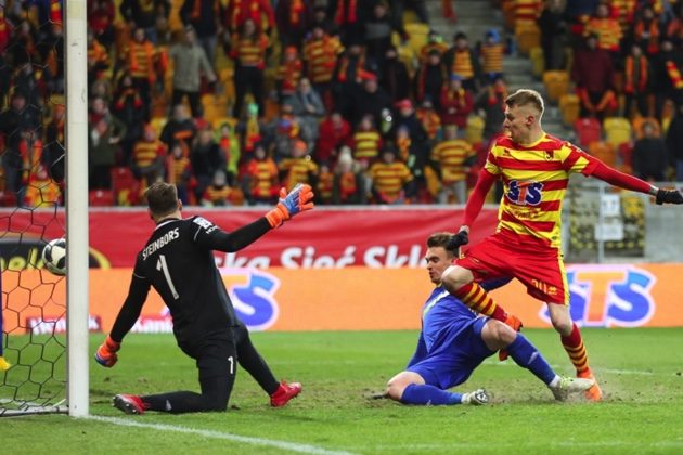 Jagiellonia sięgnie po doświadczenie? Ci piłkarze są na celowniku Dumy Podlasia