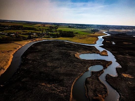 Echa pożaru nad Biebrzą. Strażacy dostaną specjalistyczny quad