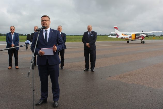 Lotnisko na Krywlanach zostanie otwarte. Jest decyzja o wycince drzew