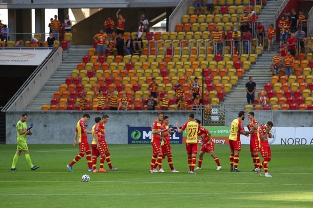 Ściąga kibica. Gra Ekstraklasa oraz I, II i III liga, a także CLJ