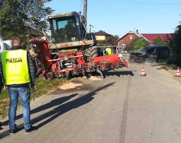 Zderzenie z kombajnem do kukurydzy. Śmigłowiec transportował rannego do szpitala