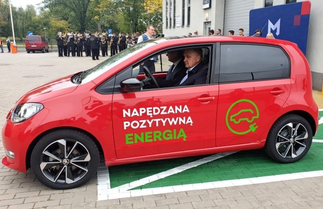 "Mechaniak" zakupił samochód elektryczny. Stacja ładowania będzie dostępna dla wszystkich