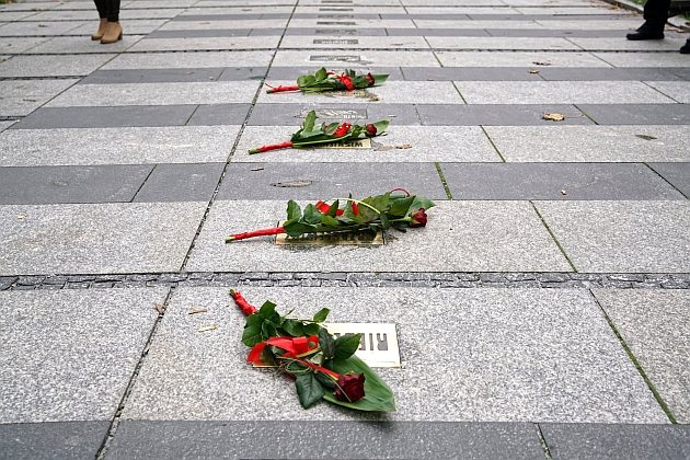 Nowe tabliczki w białostockiej Alei Bluesa