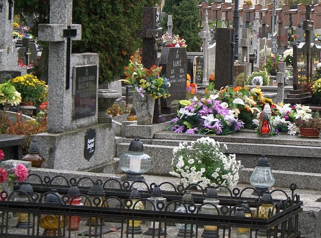 W Białymstoku 1 listopada będzie darmowa komunikacja miejska. Co z cmentarzami?