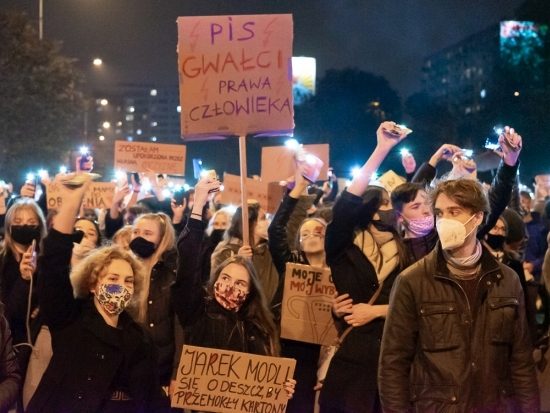 "Uczniowie są świadkami demoralizujących zachowań". Podlaska kurator o proteście kobiet