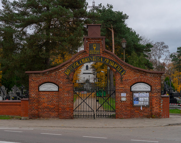 Uroczystość Wszystkich Świętych w dobie pandemii [ZDJĘCIA]