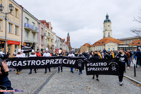 Protest restauratorów w Białymstoku. Udział wzięło 500 osób [ZDJĘCIA]