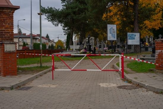 Nielegalne wkroczenia na cmentarze. W regionie odnotowano 7 zgłoszeń