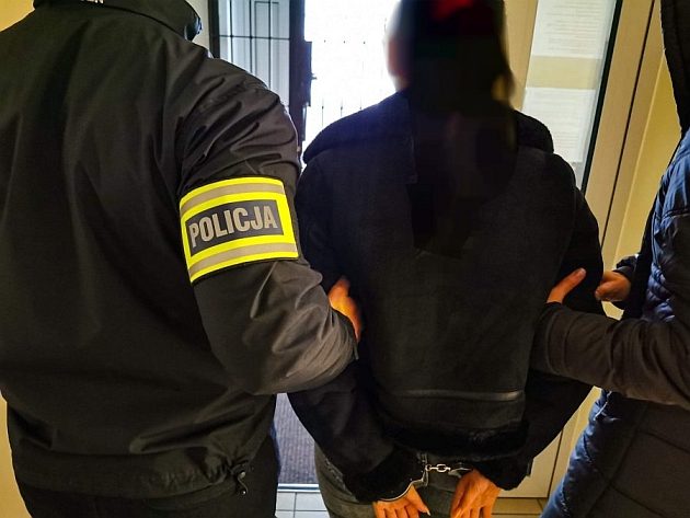 20-latka wyłudziła od seniorki 65 tys. zł. Została zatrzymana w stolicy