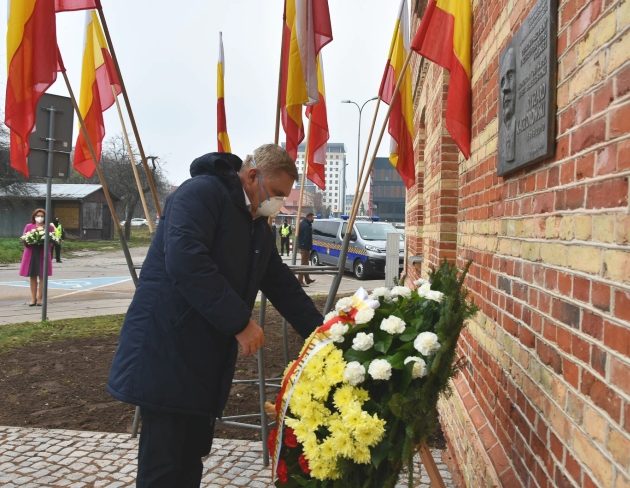 101. rocznica urodzin prezydenta Kaczorowskiego. Był Honorowym Obywatelem Białegostoku 