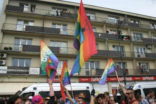 Tęczowy Białystok uruchamia telefon zaufania dla osób LGBT+