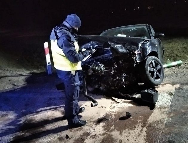 Wypadek na obwodnicy Raczek. 21-letni kierowca trafił do szpitala