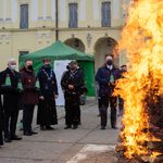 Betlejemskie Światełko Pokoju. W centrum miasta płonie ognisko [ZDJĘCIA]