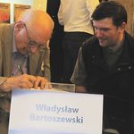 W ścisłym centrum stanie pomnik Władysława Bartoszewskiego. Projekt poznamy w kwietniu