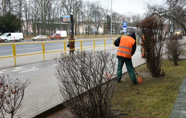 Spłata długu poprzez pracę. W Białymstoku dłużnicy odpracowali już ponad 1,6 mln zł