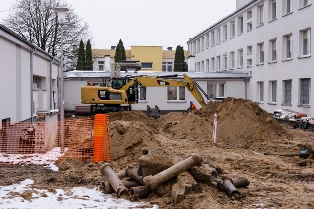 W końcu równe chodniki i zieleń. Mieszkańcy DPS-u będą mieli nowe podwórko