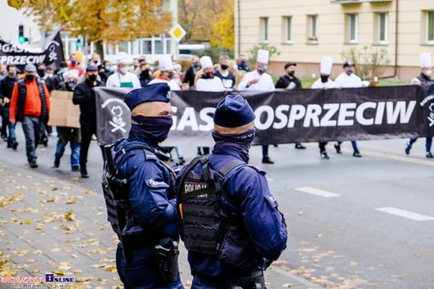 Chcesz otworzyć lokal pomimo rządowego zakazu? Powstała mapa wsparcia prawnego