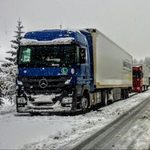 Ciężarówki nie mogą podjeżdżać pod wzniesienia. Zablokowane drogi