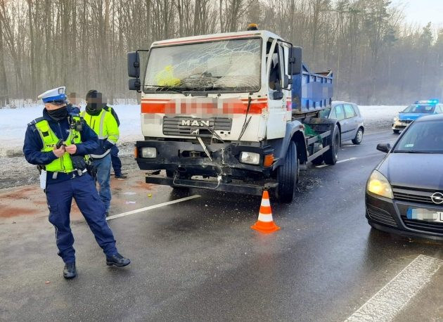 Karambol przy stadionie. Zderzyło się 5 pojazdów, w tym autobus BKM