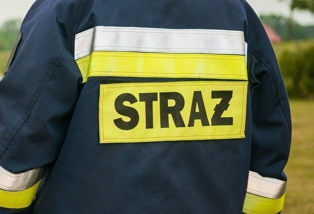 Trwa akcja gaśnicza ciężarówki. Droga zablokowana