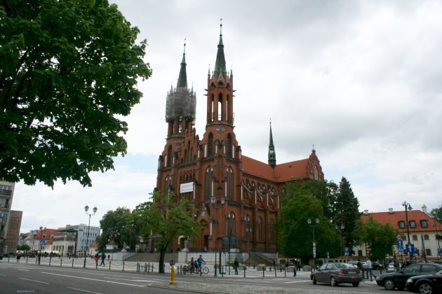Raport "Kościół w Polsce": najmniej katolików na Podlasiu, spada religijność u młodych