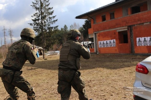 Paintball po żołniersku. Podlascy terytorialsi ćwiczyli strzelanie