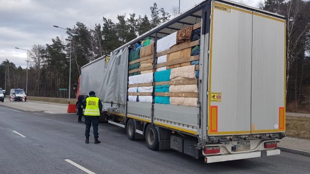 Nieoznakowane odpady z Niemiec zatrzymane w okolicy Jeżewa