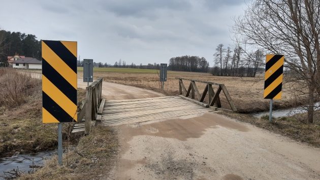 Samorząd zamyka mostek. Do degradacji tego miejsca przyczynili się kierowcy