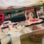 Co zabija Jezusa? Zdaniem parafii w Łapach: szczepionki, Strajk Kobiet i działacze LGBT