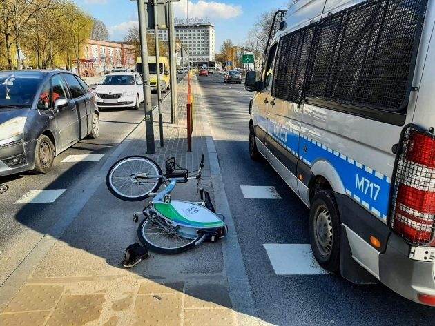 Potrącenie rowerzysty na al. Piłsudskiego. Sprawca uciekł