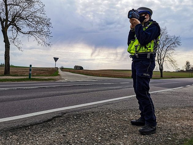 Podsumowanie minionej doby na podlaskich drogach. Posypały się też mandaty za brak masek