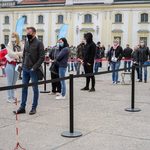 Trwa akcja "Zaszczep się w majówkę". Kolejka przed Pałacem Branickich [ZDJĘCIA]