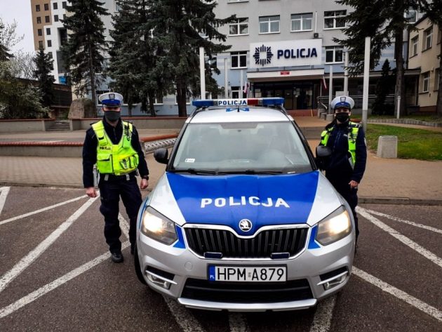 18-latek odciął palec heblarką. Do szpitala eskortowali go policjanci