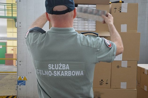 Wełna mineralna maskowała dużą kontrabandę