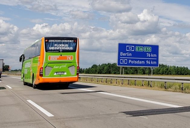 Autobusem przez świat. Do jakich miast można dojechać bezpośrednio z Białegostoku?