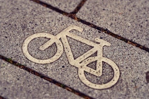 Potrącenie nastoletniej rowerzystki w centrum miasta