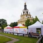 Akcja szczepień pod Pałacem Branickich. Darmowe bilety przekonały?