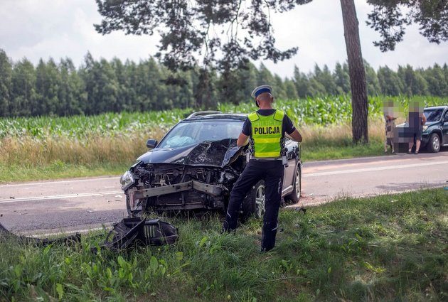 3 auta zderzyły się na DK 63. Ranne 4 osoby zostały zabrane do szpitala