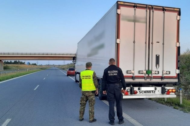 Ciężarówki z kradzionymi naczepami. Zatrzymano Litwina i Rosjanina