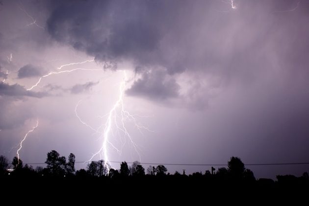 Burze z ulewami i wiatrem. Jest alert dla Podlasia