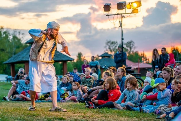 W plenerze, w lesie, na łąkach, na wsi, w mieście, na dachu - rusza Festiwal Wertep