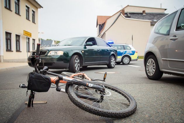 Potrącenie rowerzysty w Łapach. Kierowca samochodu z promilami