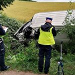 Głęboki Rów. Uderzył w ciężarówkę i zjechał do rowu