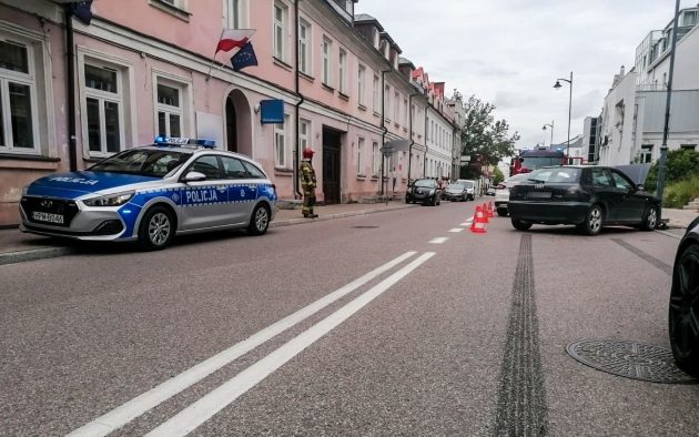 Wypadek na ul. Warszawskiej. Jedna osoba w szpitalu