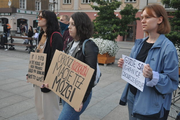 Akcja "Solidarni z uchodźcami" na Rynku Kościuszki [ZDJĘCIA]