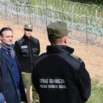 Atrapa bomby, wizyta dyrektora Frontexu i prawie 600 prób przekroczenia granicy